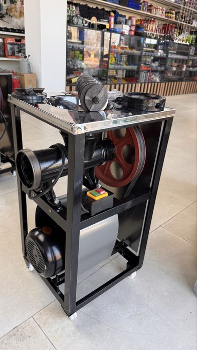 Промышленная мясорубка