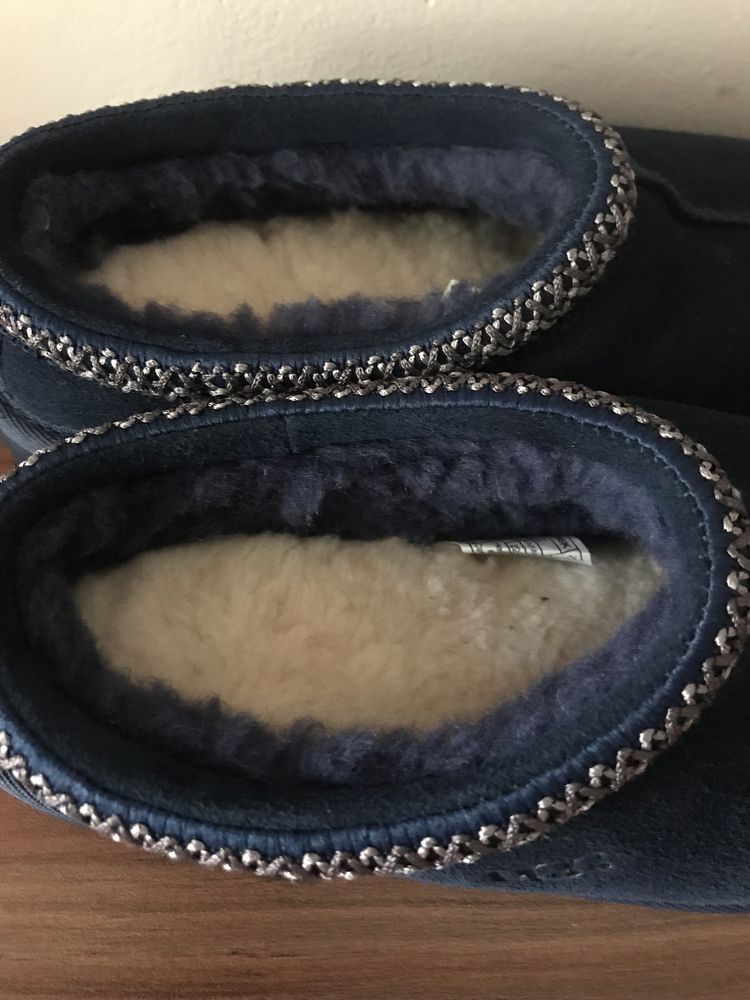 Оригинални Обувки  UGG , велур