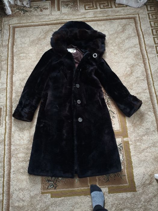 Продам Мутоновая шуба