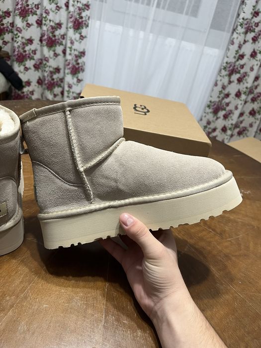 Papuci UGG Clasic