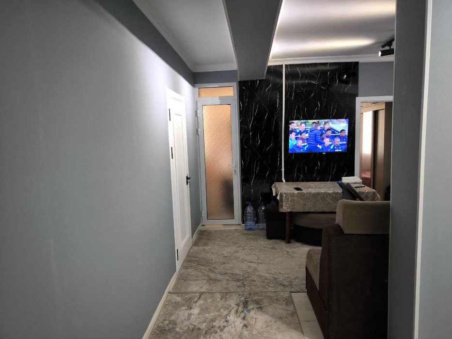 Массив Караташ за ГУМом  Туркуаз 3-комн 8/12 70 м² хороший ремонт