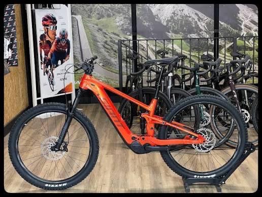 Bicicleta elecrtica full suspension Giant Stance e+1  0km