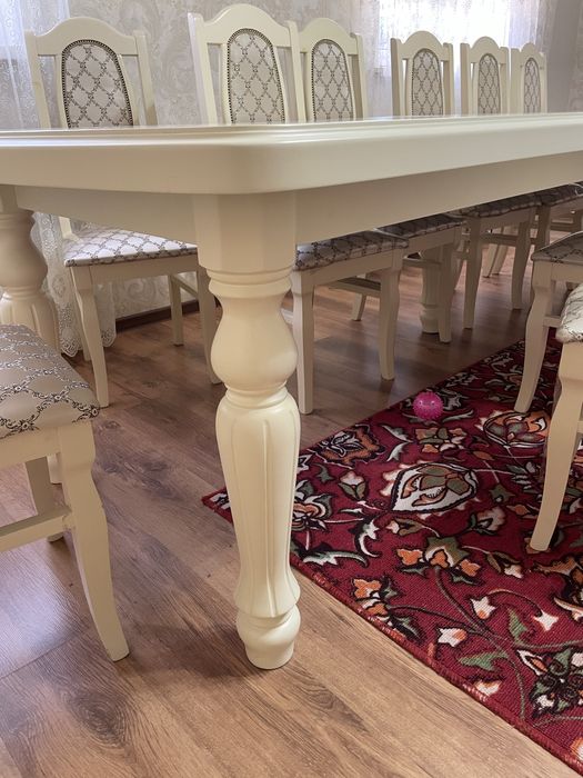 Стол. Раздвижной