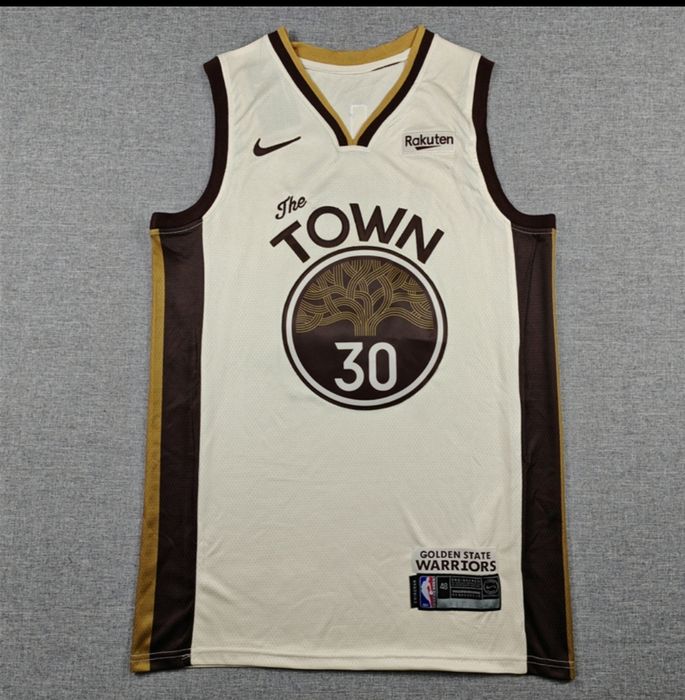 Modele noi de maiouri NBA 2025-2026