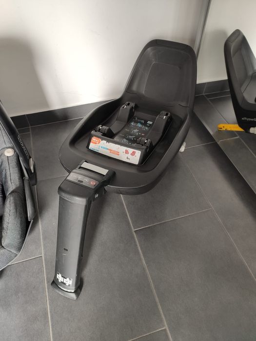 Scoica auto Maxi Cosi Pebble cu baza isofix 2Way Fix