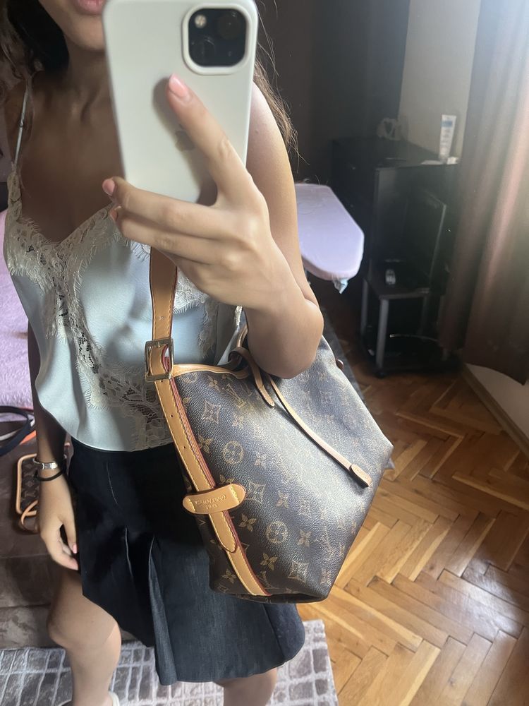 чанта Louis Vuitton
