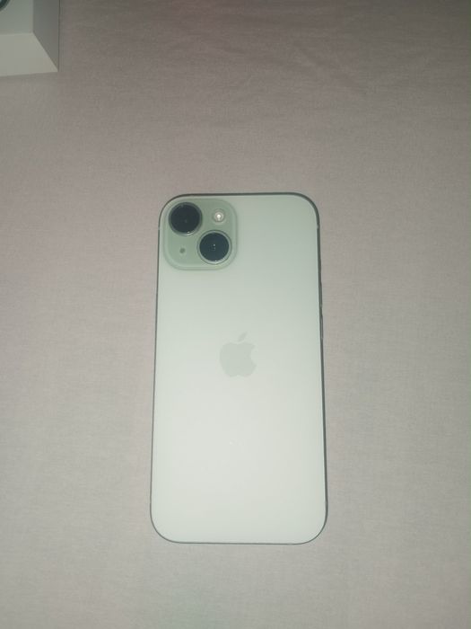 Продавам IPHONE 15 128GB