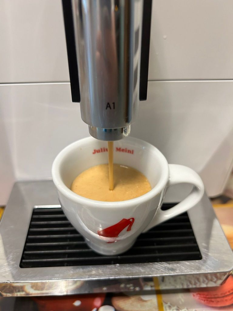 Aparat/automat/expresor/espresor cafea Jura micro a 1 one touch