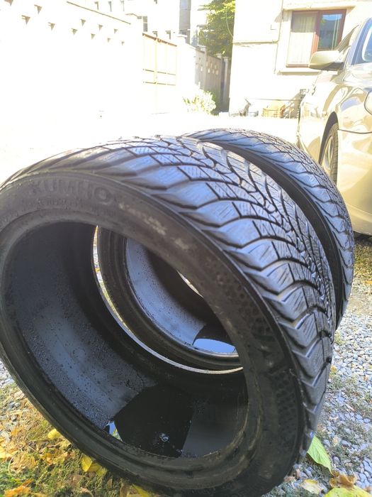 2 бр. Зимни гуми Kumho 275 / 35 R18 Dot 23/20