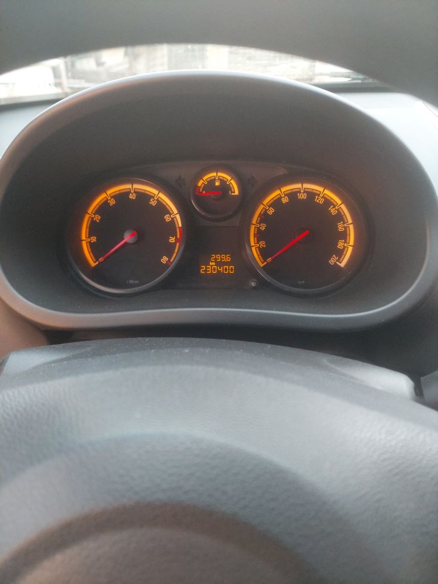 Opel corsa D 1.0