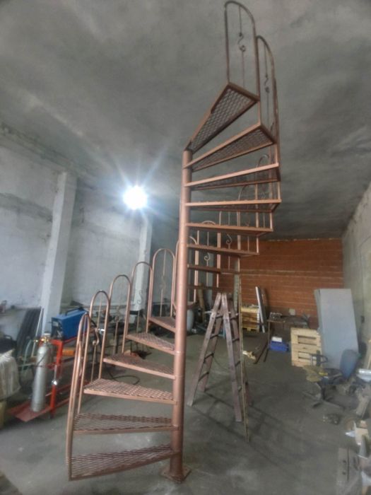 Врати,Огради,Стълбища,Парапети,Навеси