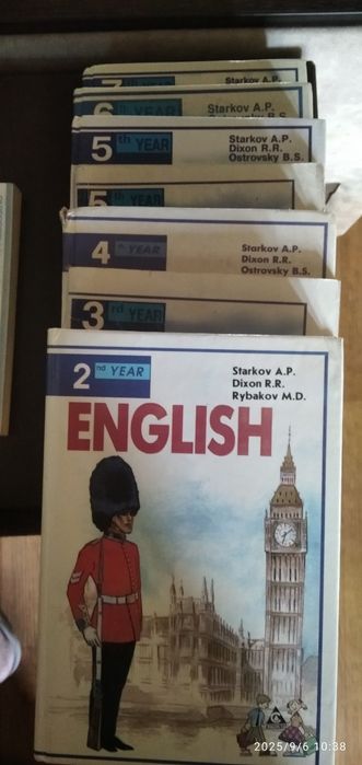 Книги и словари по английскому языку.