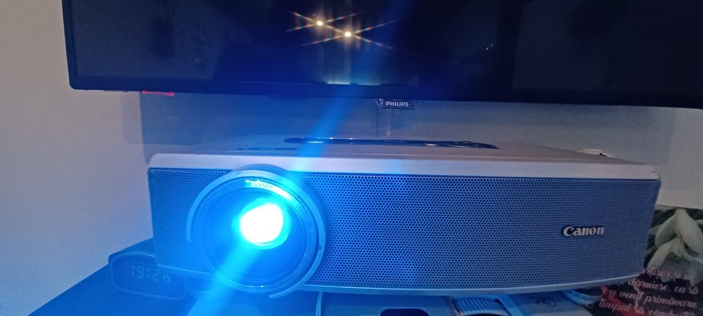 Videopoiector Canon