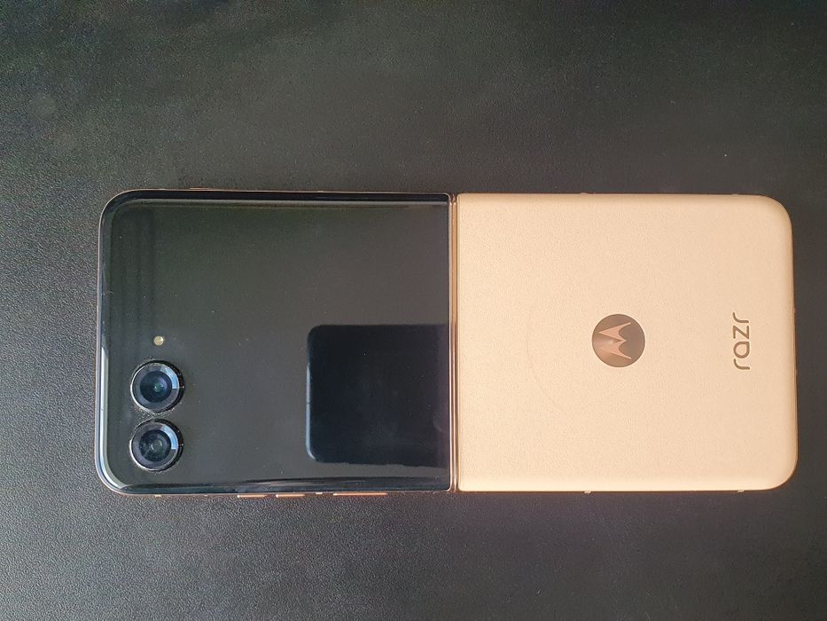 Motorola Razr 50 Ultra 512GB, 12GB RAM, 2024