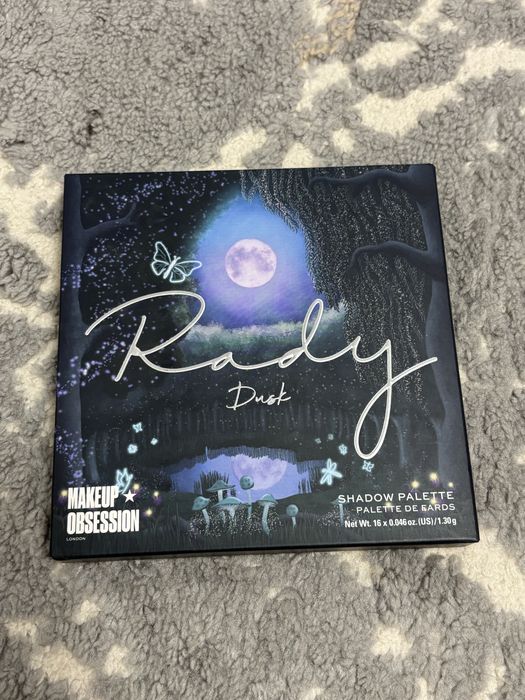 Cosmetice noi ( palete de machiaj )