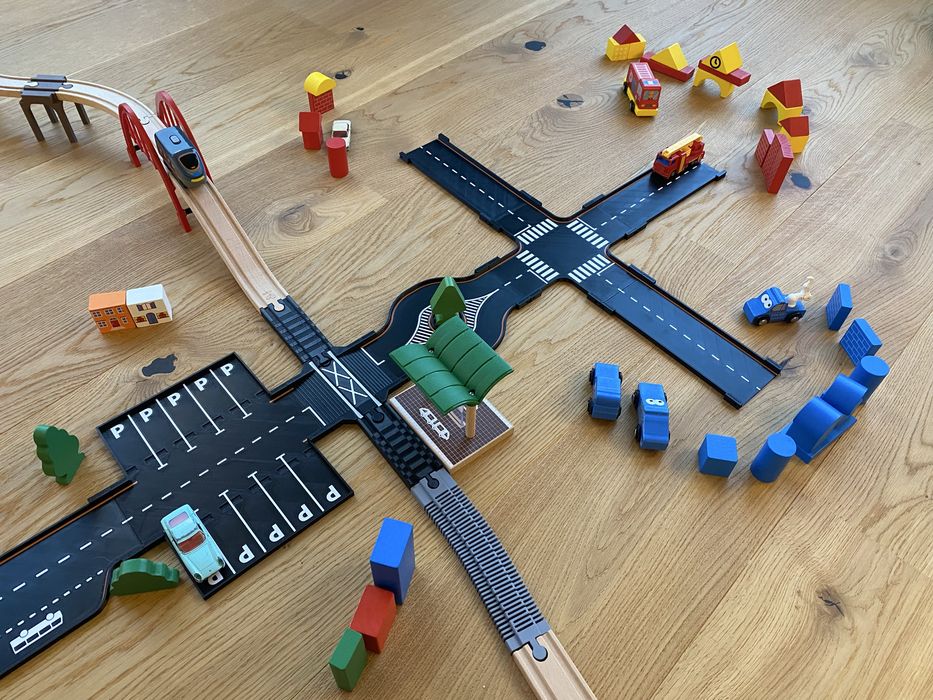 Комплект пътища за Hot Wheels, Matchbox, Brio, Ikea и релси
