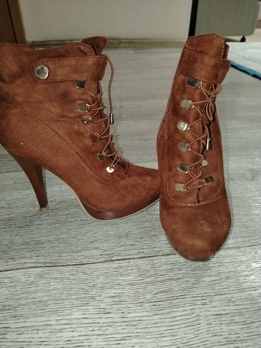 Продается туфли ботильон