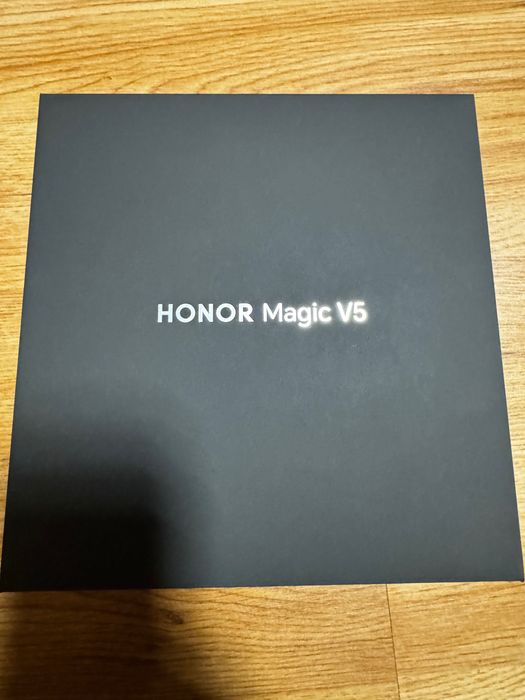 Vând Honor magic v5