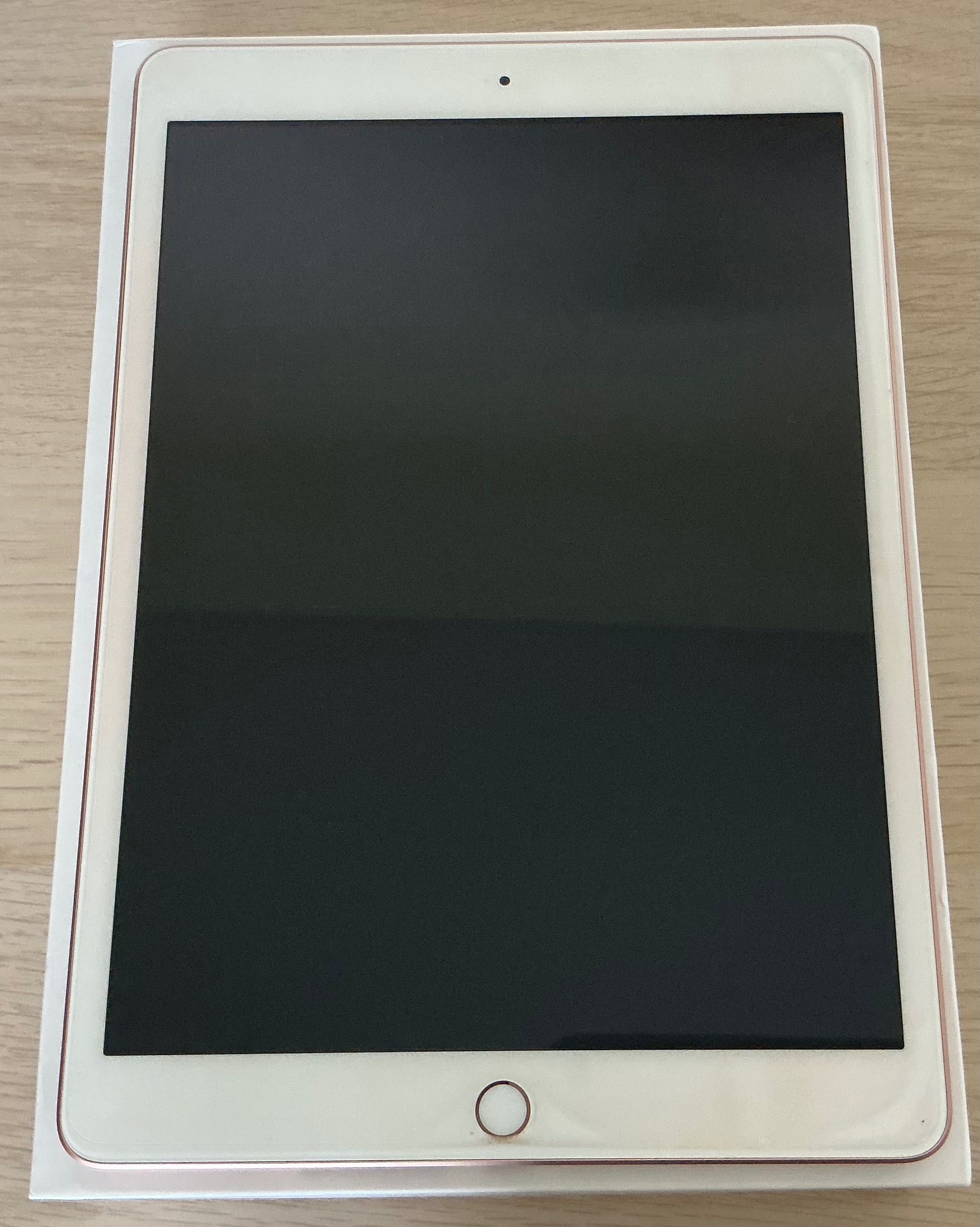 iPad 8th Generation 32 gb GOLD Wi-Fi