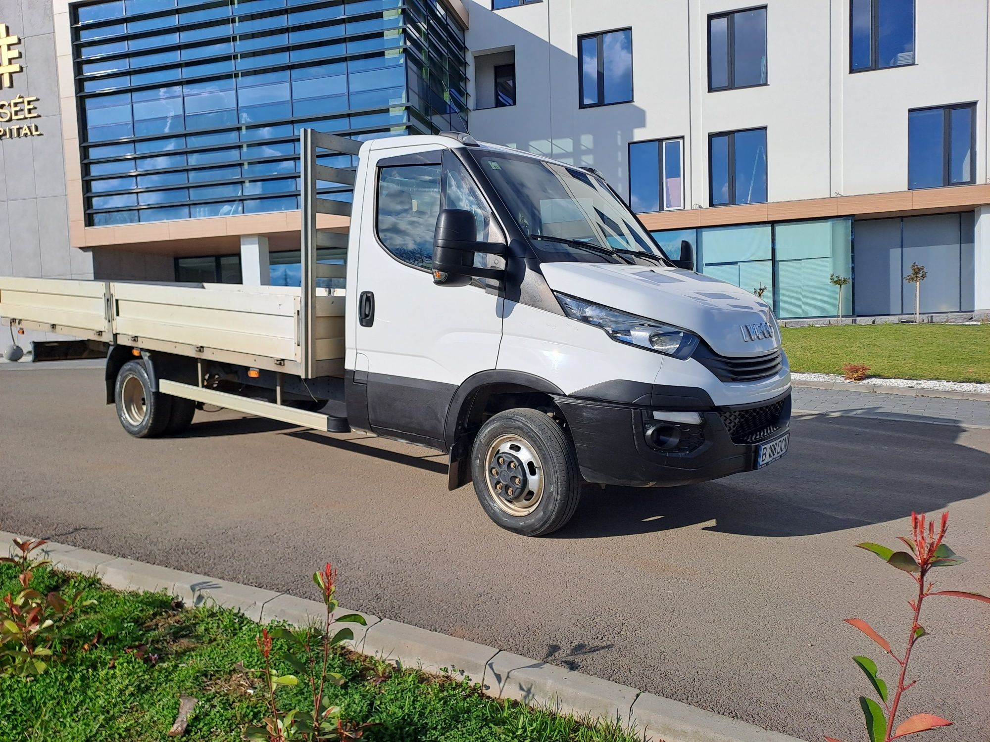 Iveco bena fixa de 5m/optional prelata/leasing 60 de rate