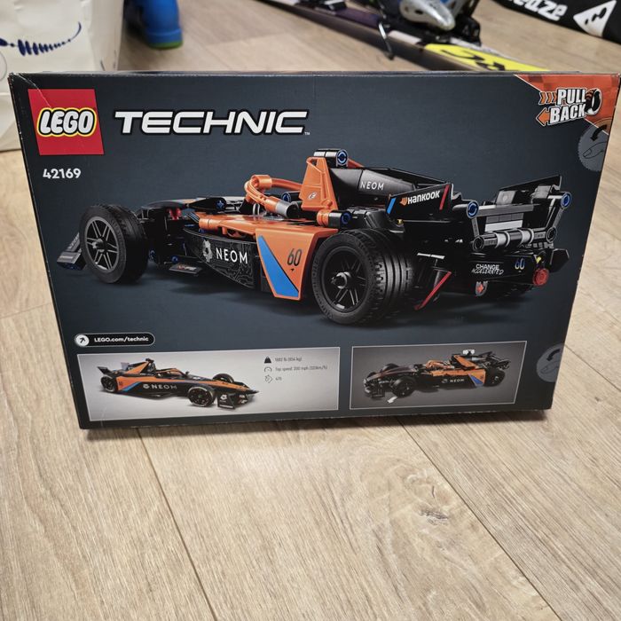 Set LEGO Technic original, model Formula E Porsche 99X Electric