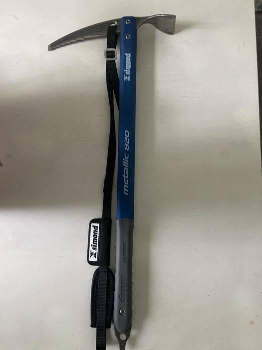 Vand piolet drept Simond Metallic 820