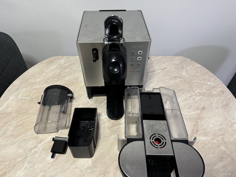 Espresor delonghi nespresso lattissima premium capsule