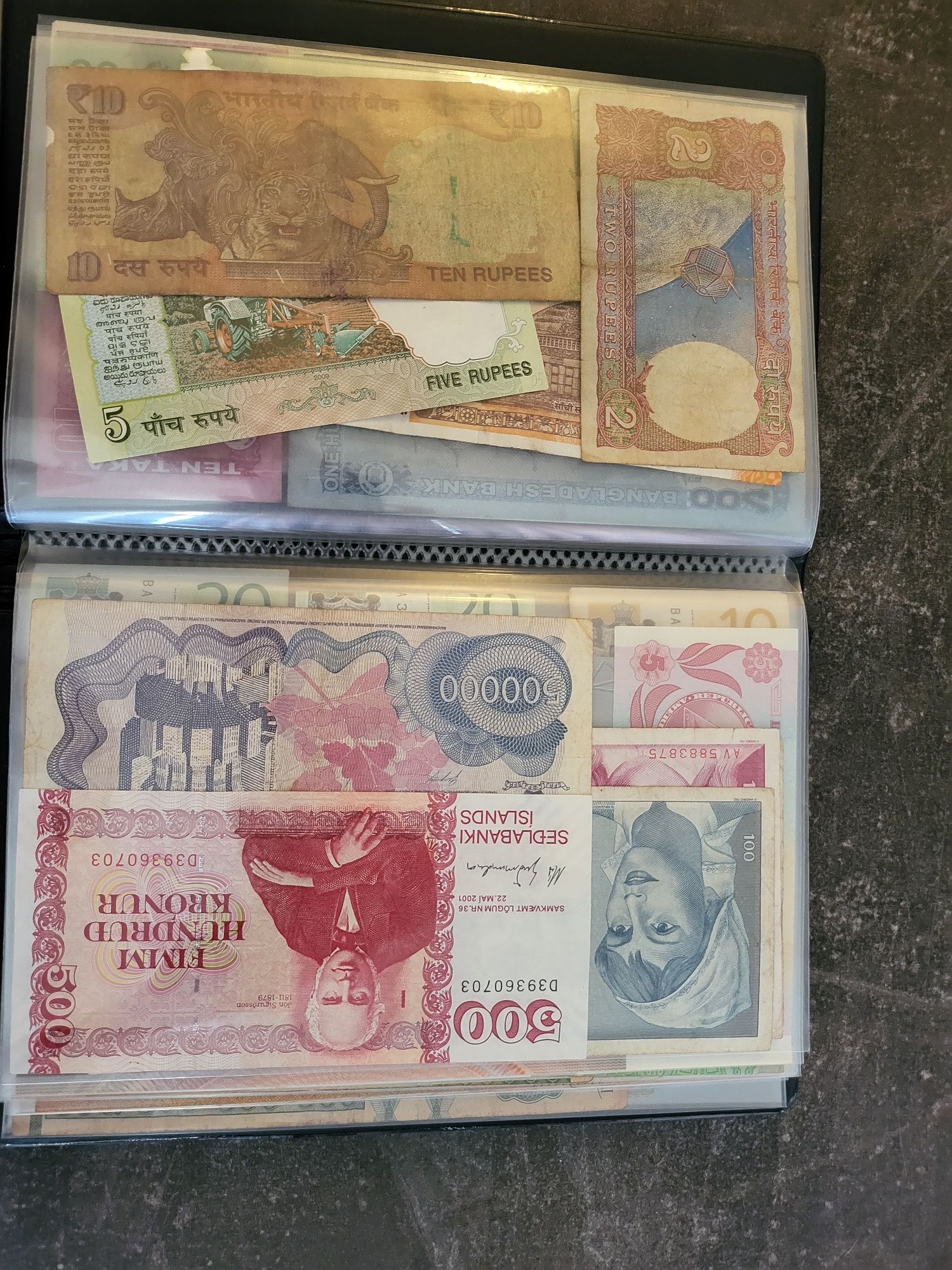 Vand catalog complet de bancnote de colectie UNC din intreaga lume