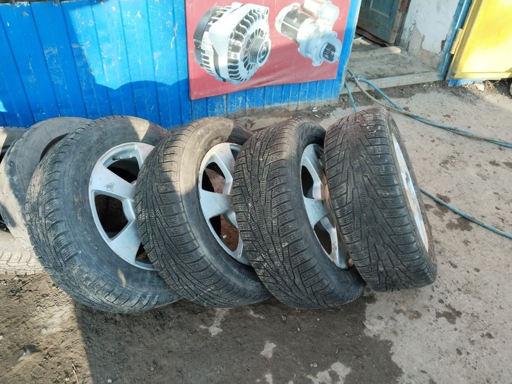 Шины с титанкам 215/60/16