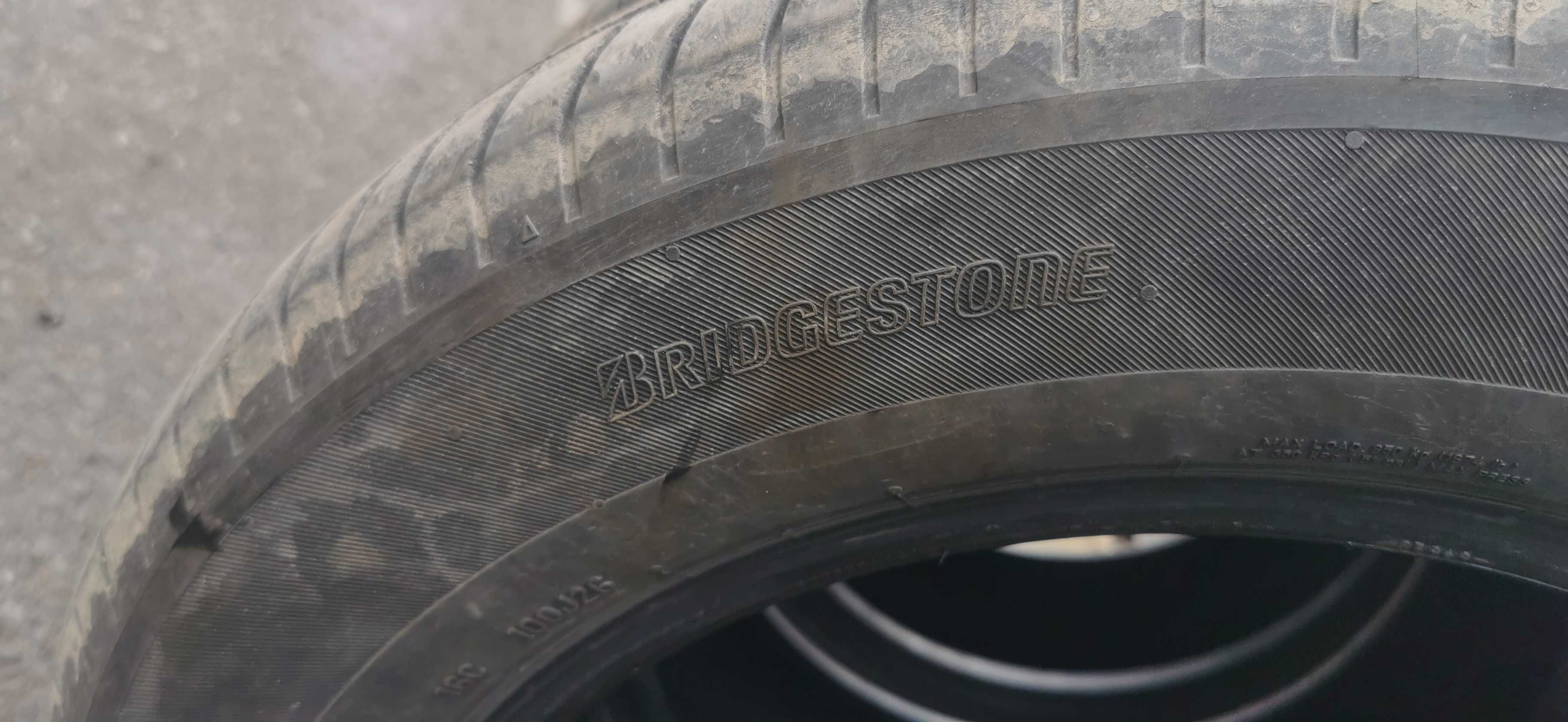 Bridgestone 235х60х17 3бр Налични