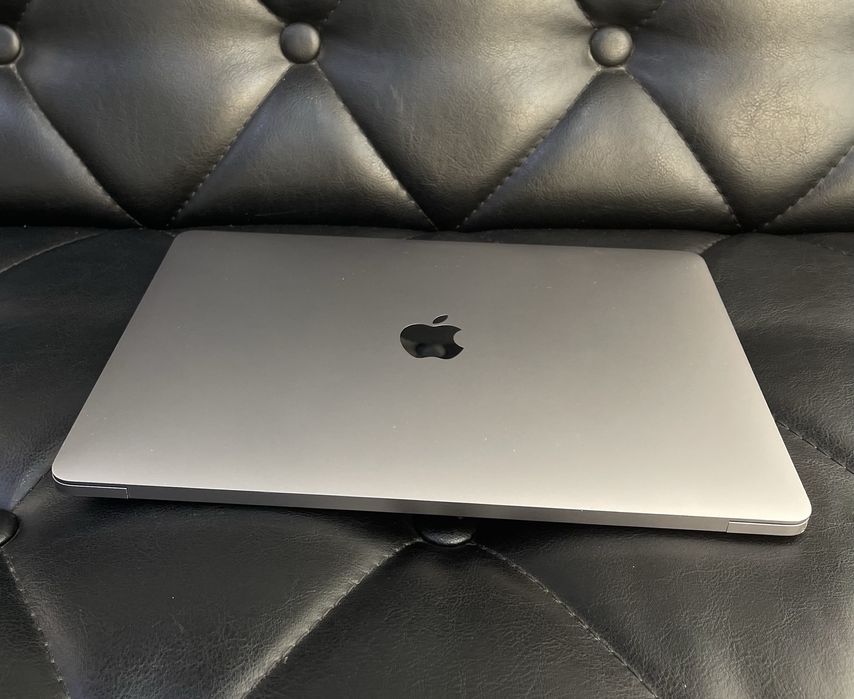 Apple MacBook Pro M1 2020 года в идеальном состояние