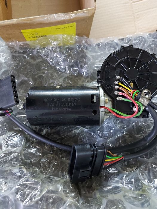 Електромотор за чистачки предни BOSCH