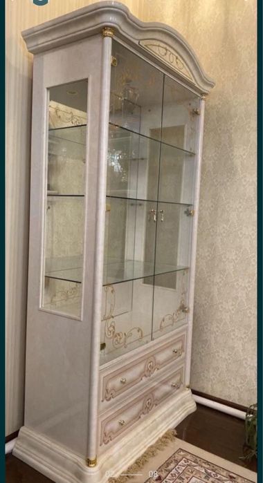 Сервант 205 х 107 х 55 за 80000 тг