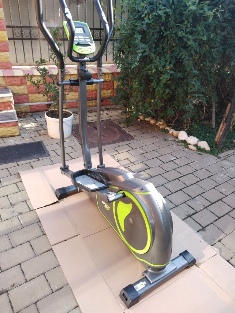 Bicicletă fitness DHS