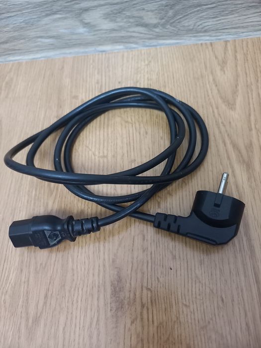 Кабель питания (шнур с вилкой)