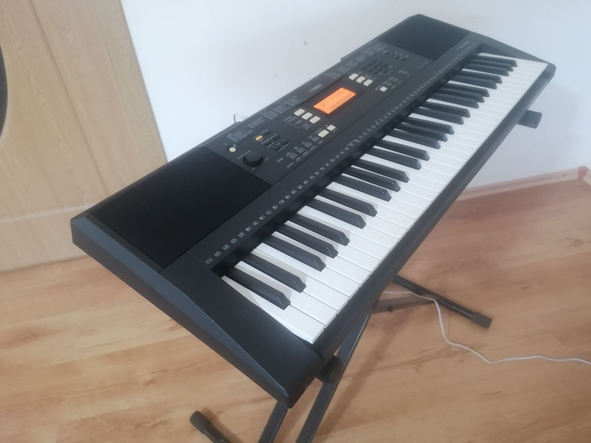 YAMAHA PSR E-343 usb digital touch display osciloscop