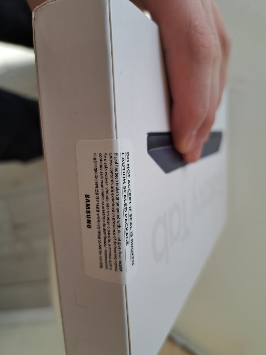 Продам Samsung TabA9
