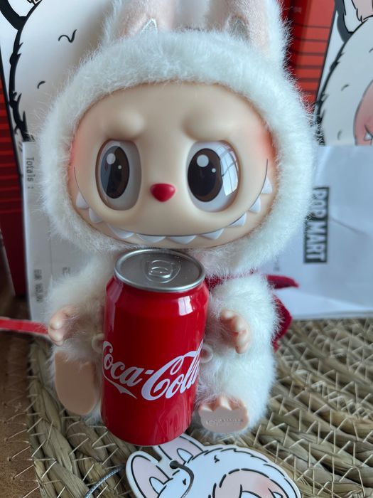 Лабубу от серията Coca Cola vinyl face 100% оригинално