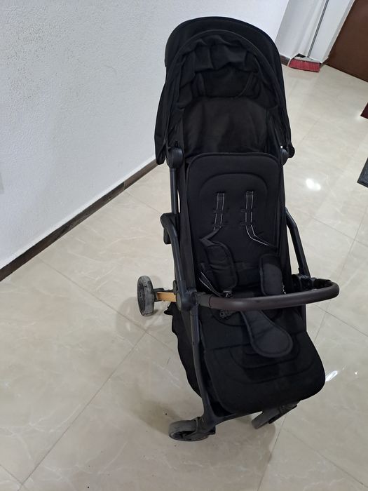 Детска количка – лека, сгъваема и удобна (като нова!)