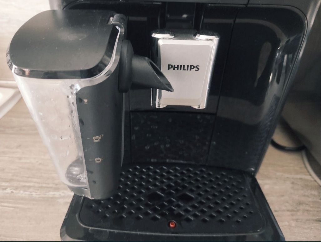 Като нов кафеавтомат PHILIPS 2300 EP2331/10 1800 мл 15 бара с-ма Latte