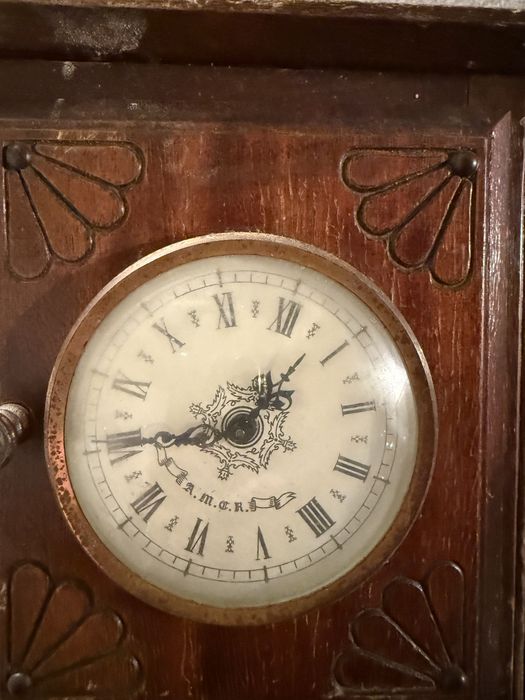 Продавам ръчен часовник