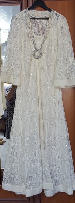 Продам нарядное гипюровое платье/вечернее платье