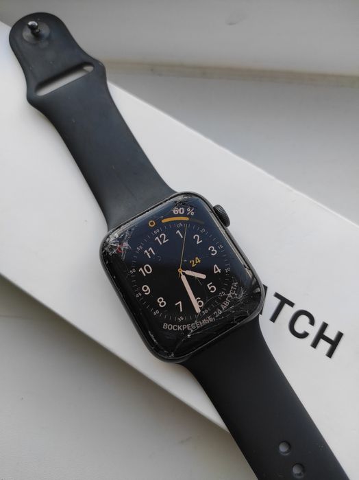Apple Watch SE 44mm полный комплект