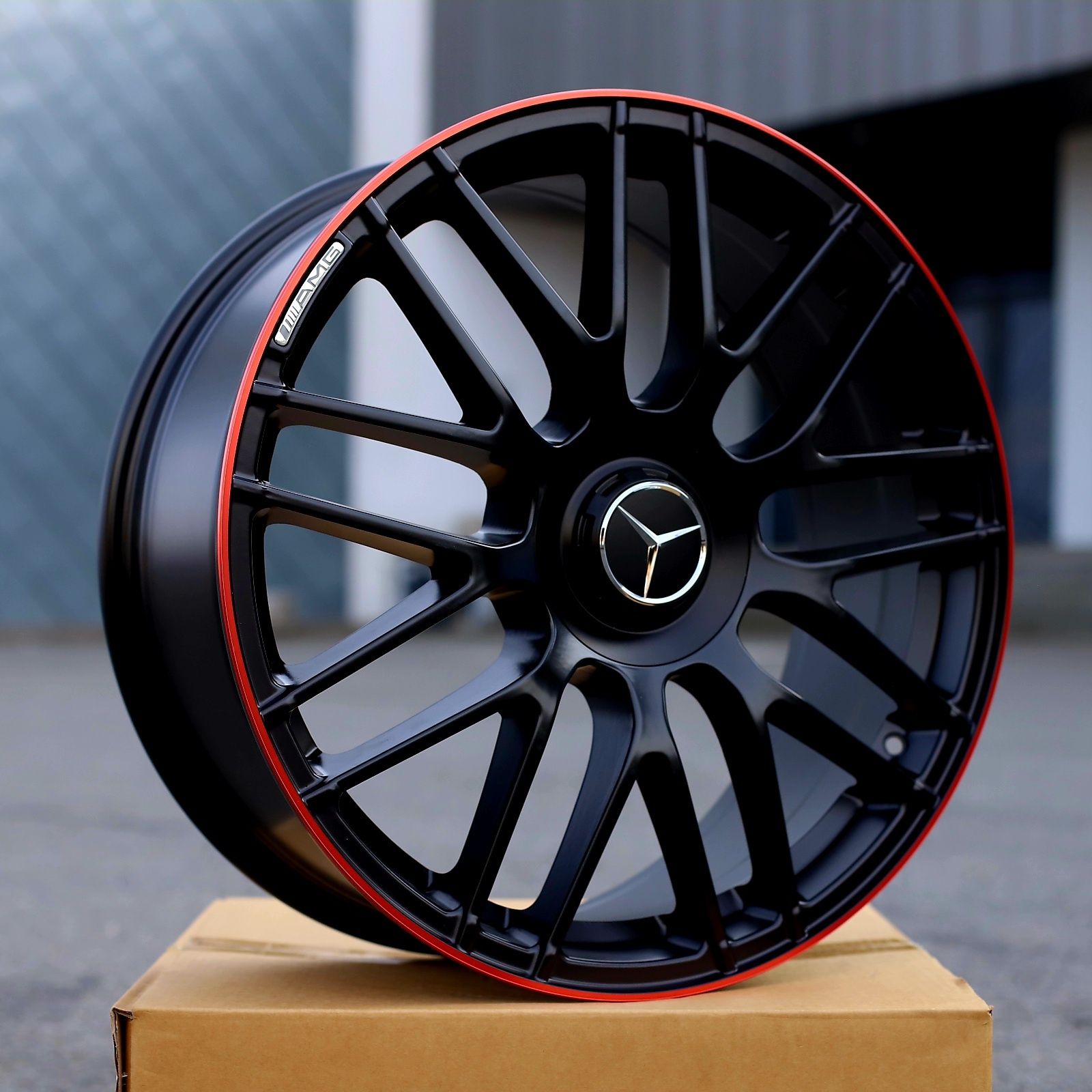 Jante Mercedes R20 Black AMG Red Lip
