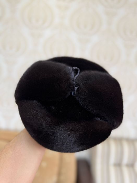 Продам две пары норковых шапок