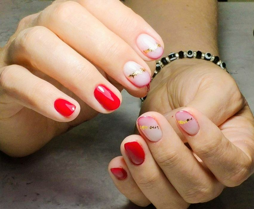 Маникюр и педикюр.