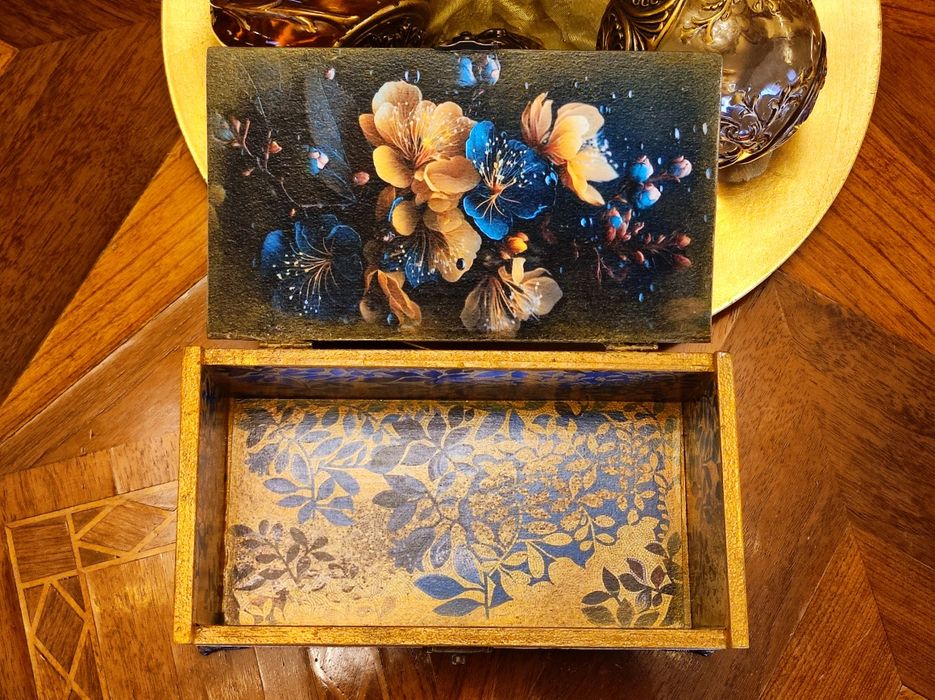 Луксозна дизайнерска кутия за бижута!