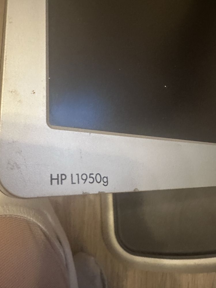 Монитор HP L1950g 19 инча