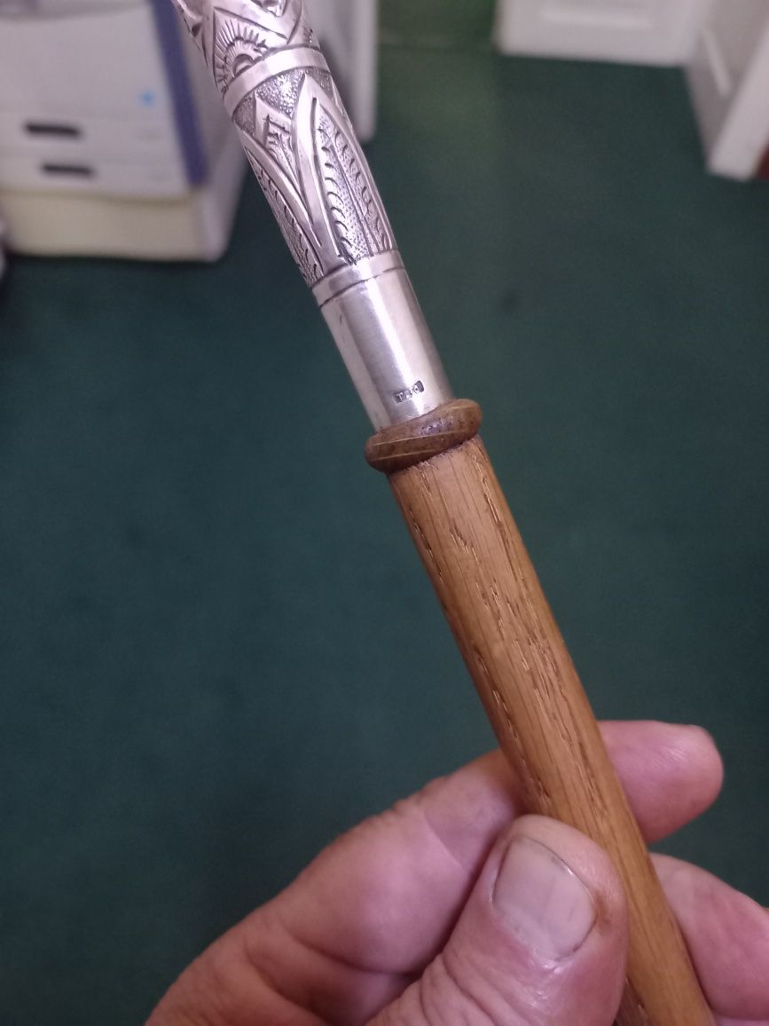 Superb baston vechi, din argint marcat, proveniență Cambogia.