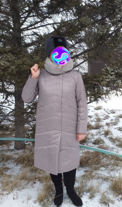 Продам зимнюю куртку жен размер 52 на верблюжке с капюшоном с норкой